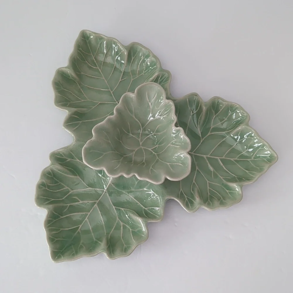 Cabbage Leaf Shape Chip & Dip Server Baan Celedon Thailand Grape Leaf